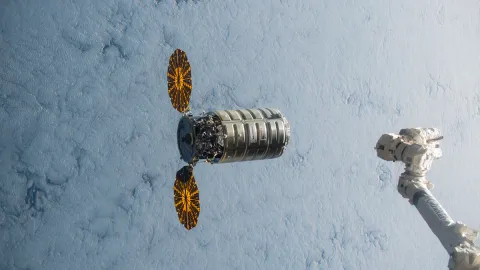 Cygnus lähestyy asemaa