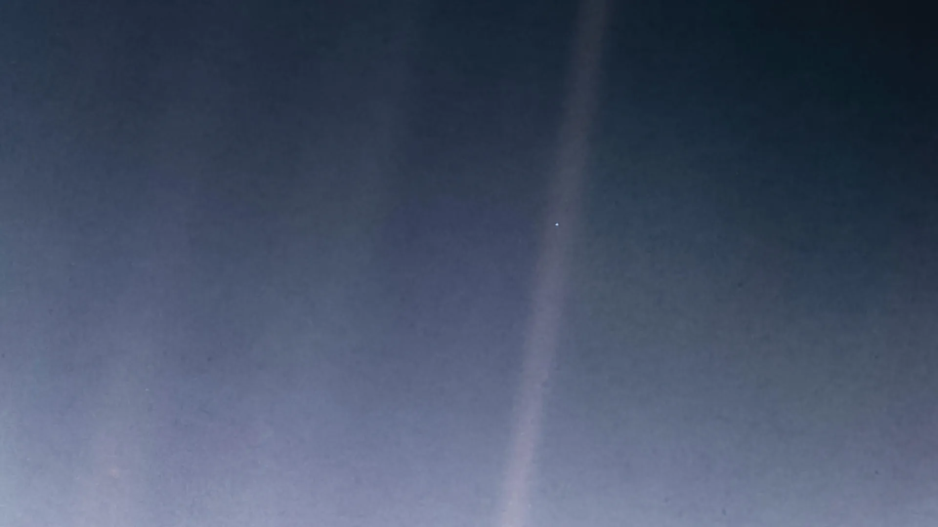 Voyager 1:n ottama kuva uudelleen käsiteltynä