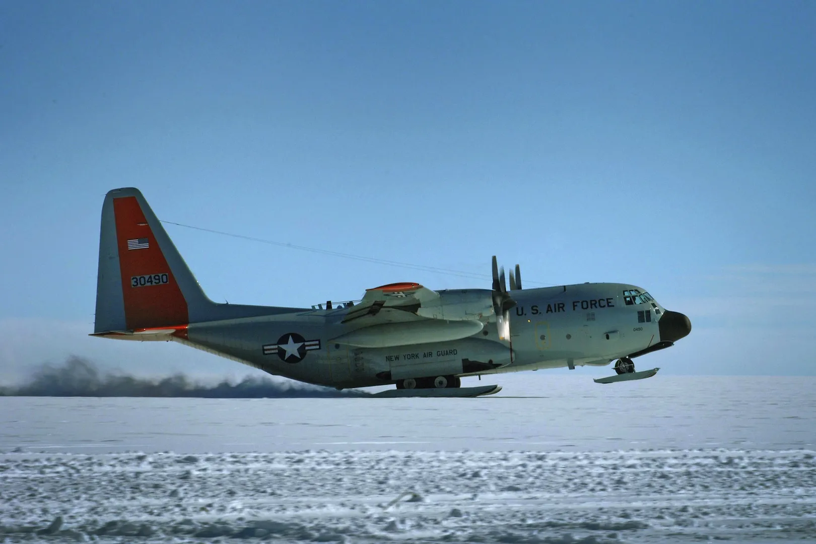 C130 Hercules suksilla