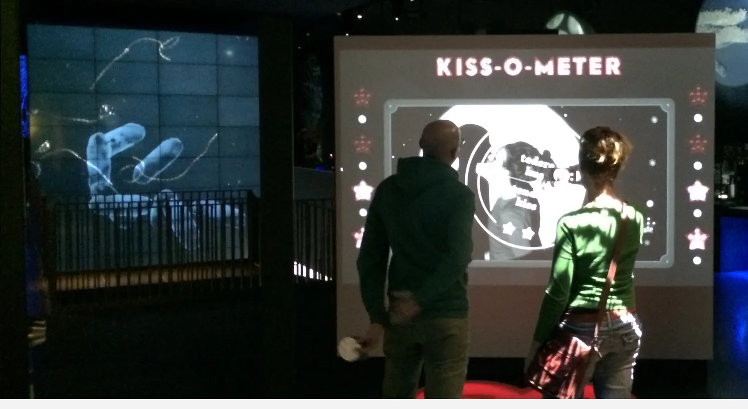Kiss-o-meter, joka kertoo suudelman mikrobipitoisuuden