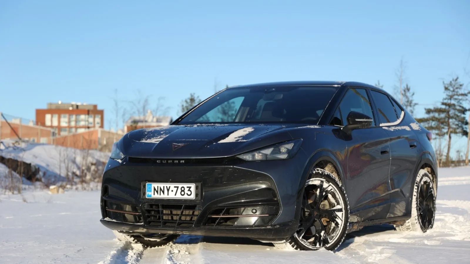 Cupra edestä