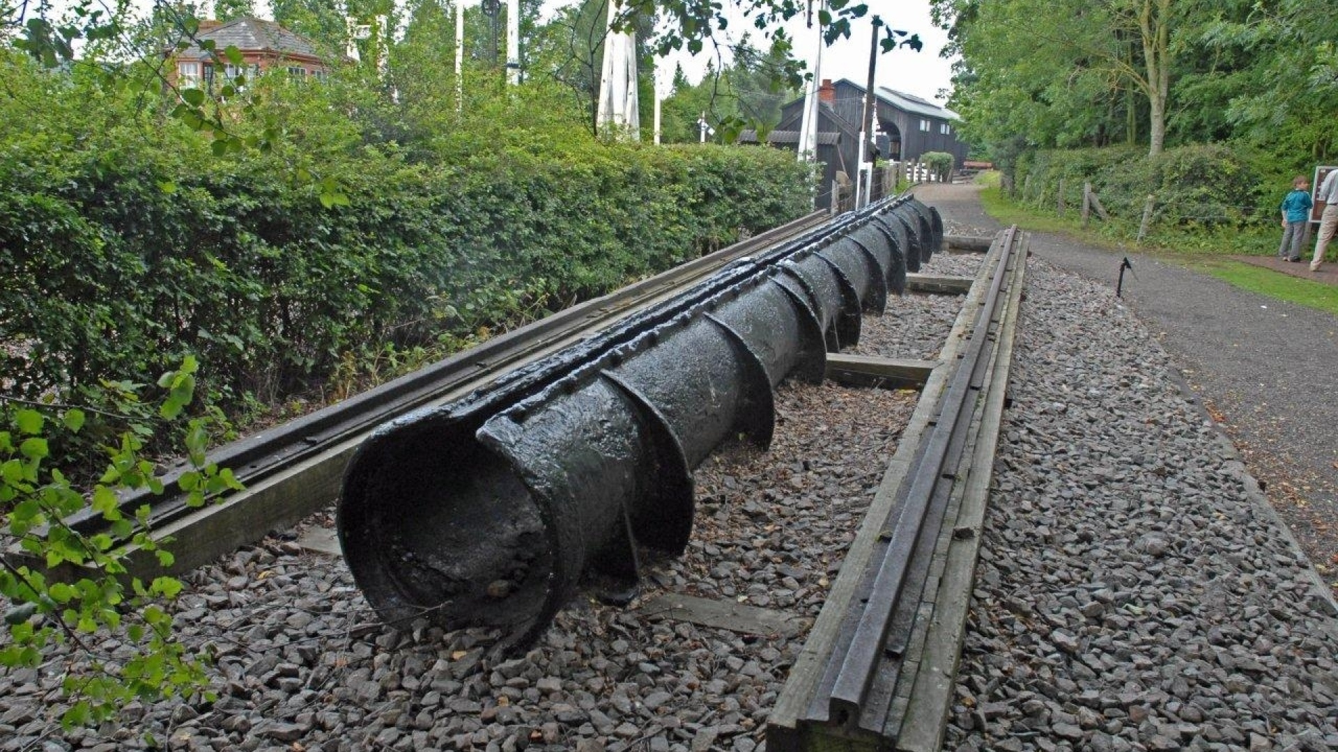 Ilmanpainejunan rautatie