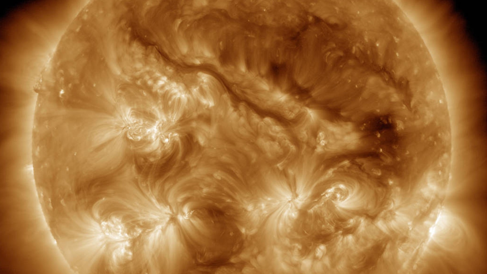 SDO:n 21.10. ottama kuva Auringosta (suurennos)