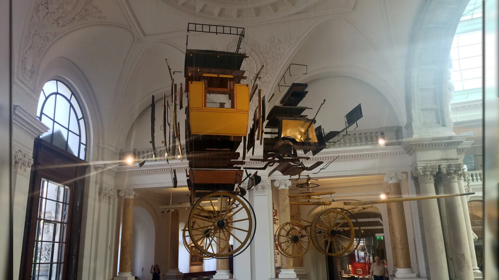 Postikärryt avattuna Berliinin tiedonvälitysmuseossa