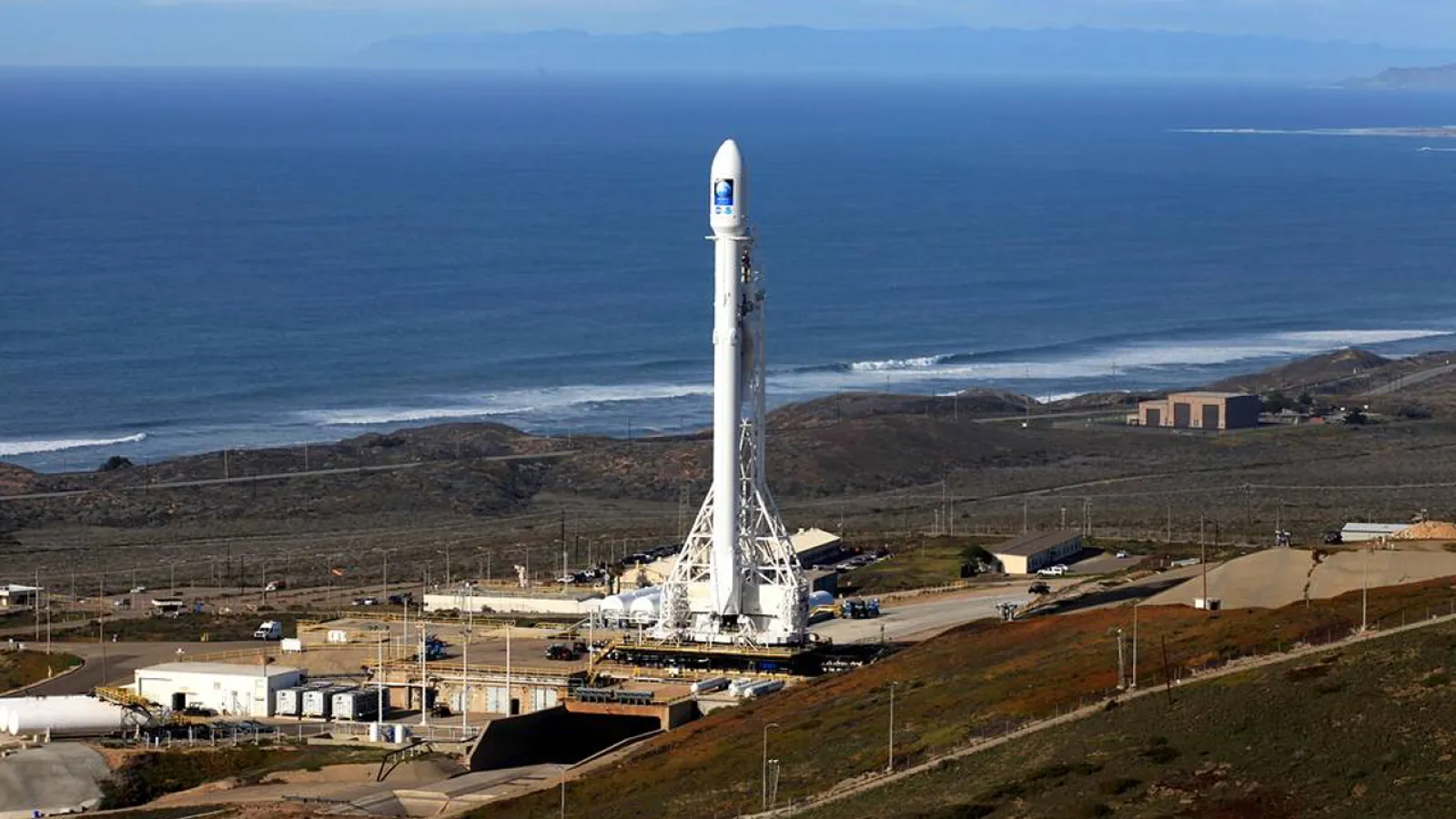 Falcon 9 -raketti Vandenbergissä