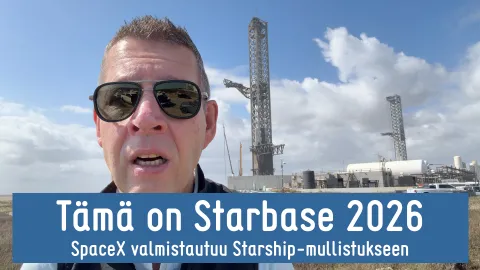 Jari Mäkinen ja kaksi laukaisualustaa