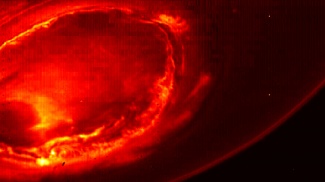 Junon etelänapaa infrapunakuvassa