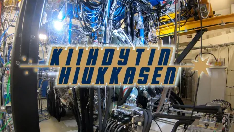 Kiihdytin hiukkasen -logo